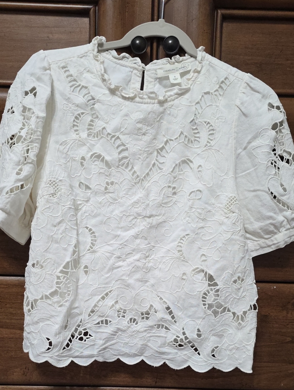 Treasure & Bond White Eyelet Lace Short Sleeve Blouse